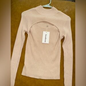 NWT Heartloom Cutout Sweater - Size M
